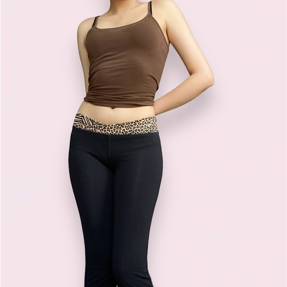 SOLD • PINK cheetah/zebra print flare leggings - Picture 2 of 8